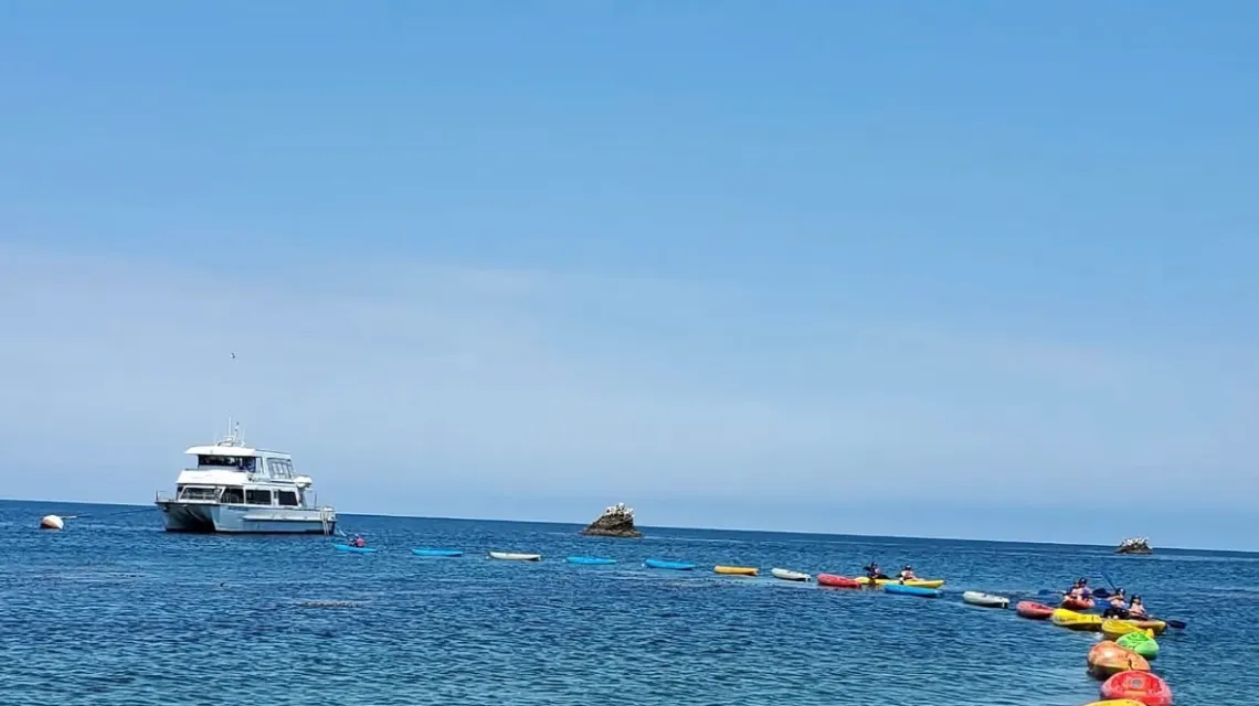 Screenshot a small boat in a body of water